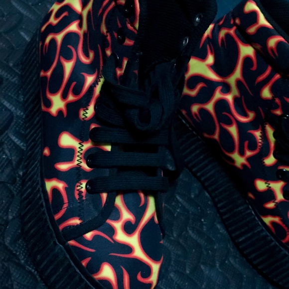 Flame Platform Sneakers - Picture 4 of 4